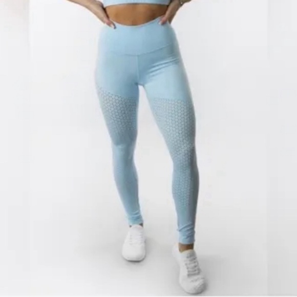 BUFF BUNNY LEGGINGS - Picture 1 of 4
